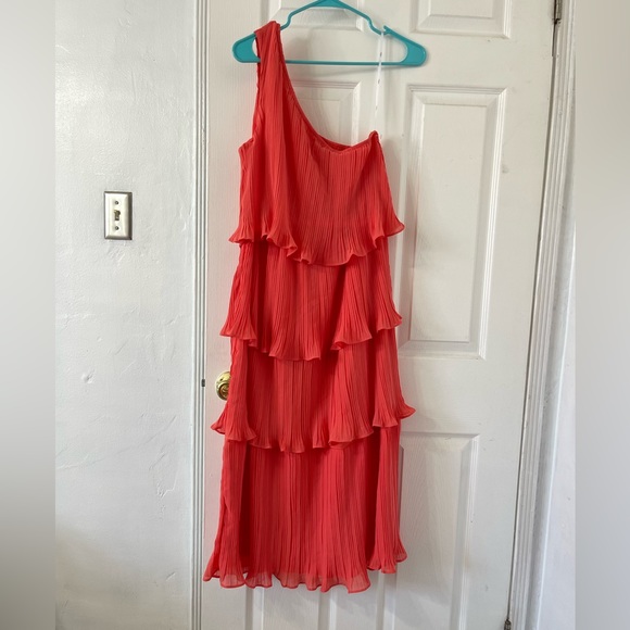 NWOT Lulus Vision of Spring Coral Plisse One-Shoulder Tiered Midi Dress - Picture 3 of 8